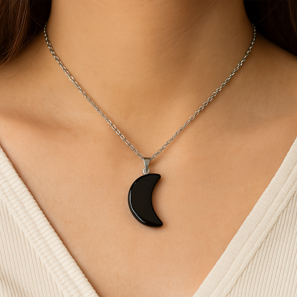 Pendentif en Obsidienne – Lune Protectrice